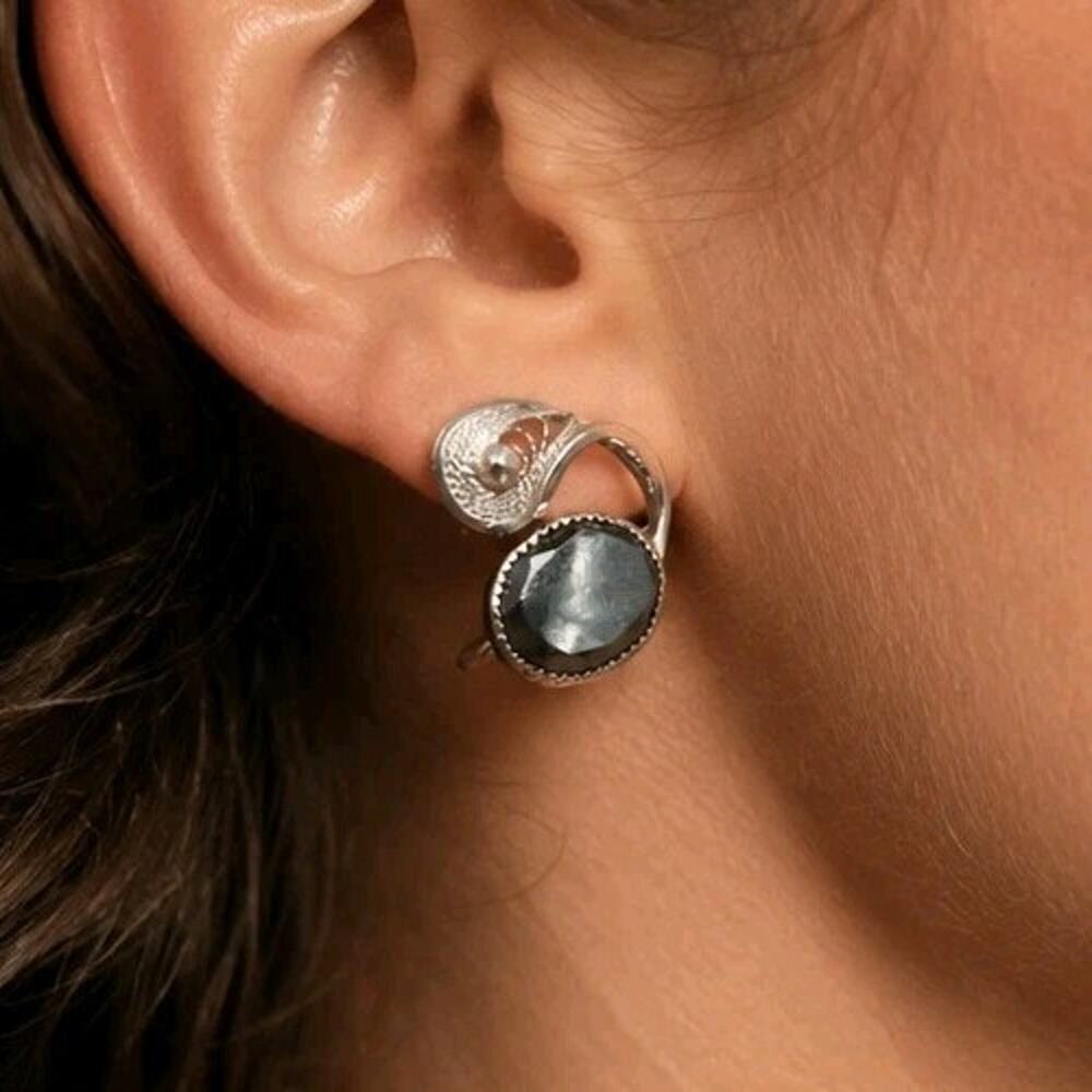 Vintage Sorrento Sterling Silver Hematite Earrings Screw Back Stud Stone Leaf